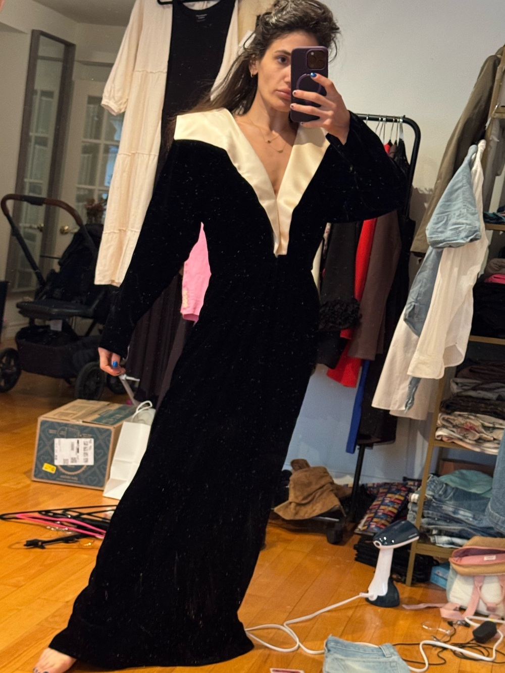 Vintage 1980s Oscar de la Renta ILGWU Union Made Black Velvet Evening Gown - Picture 3 of 16